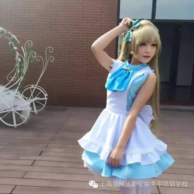 俊柯化妝班學(xué)員參加“皇后聯(lián)盟”動漫展人物化妝整體造型